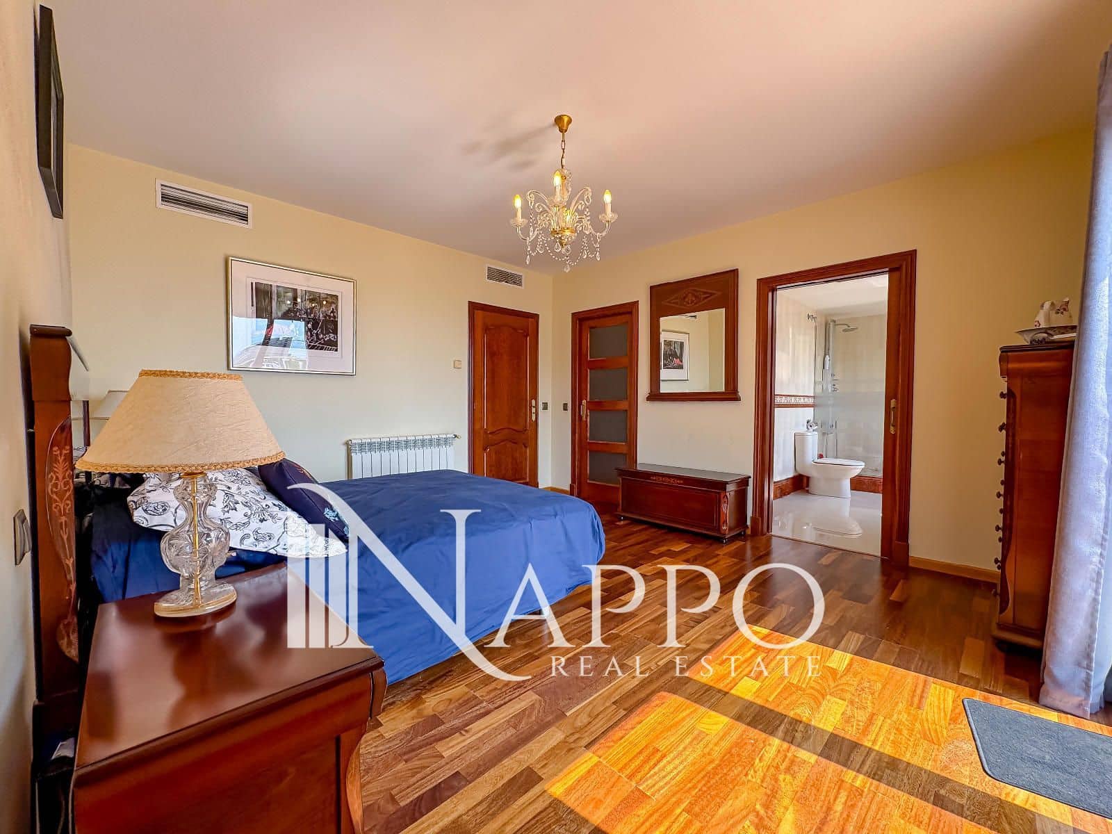 6 soveværelse Villa til salg i Palmanova med garage - € 2.550.000 (Ref: 9170538)