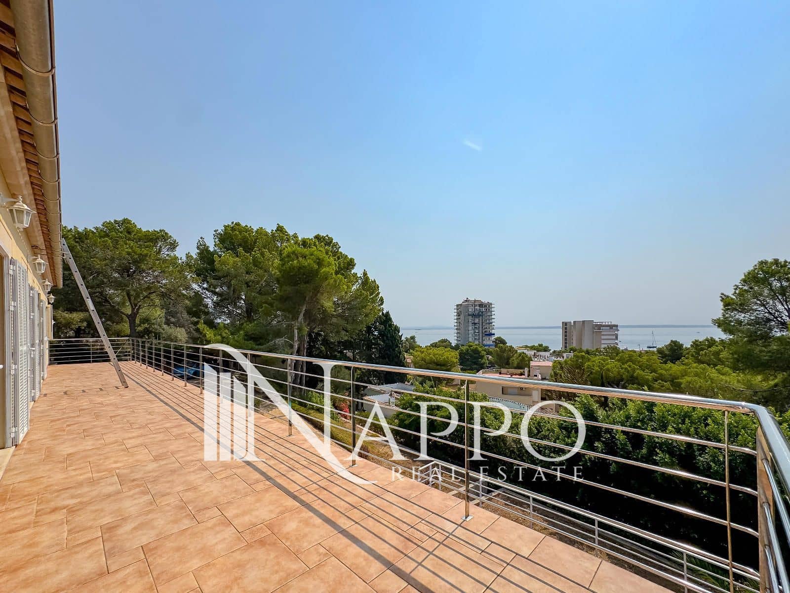 6 soveværelse Villa til salg i Palmanova med garage - € 2.550.000 (Ref: 9170538)