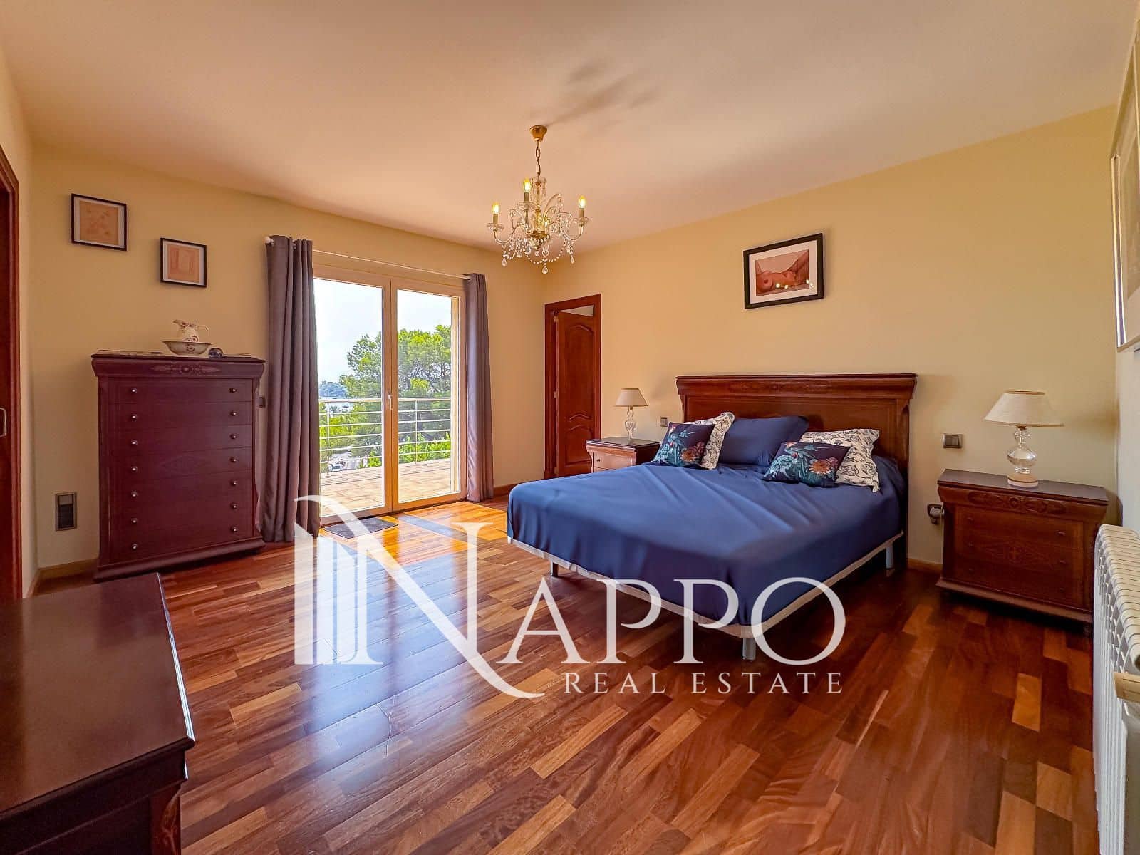 6 soveværelse Villa til salg i Palmanova med garage - € 2.550.000 (Ref: 9170538)