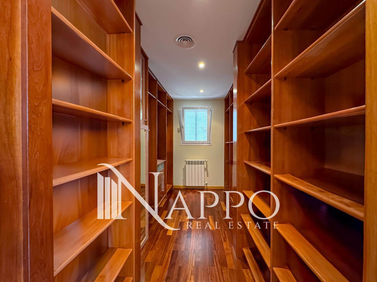 6 soveværelse Villa til salg i Palmanova med garage - € 2.550.000 (Ref: 9170538)