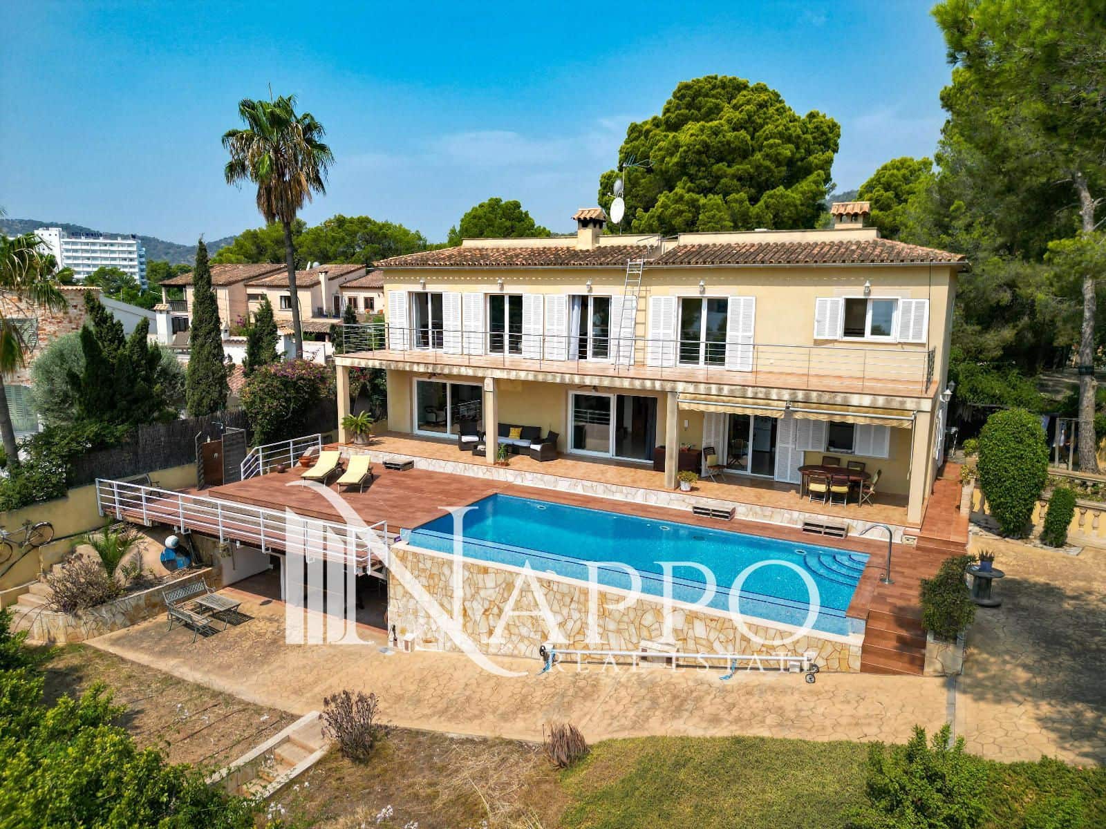 6 soveværelse Villa til salg i Palmanova med garage - € 2.550.000 (Ref: 9170538)