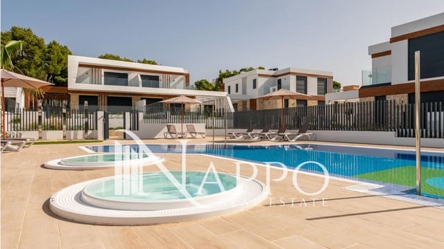3 soverom Villa til salgs i Cala Ratjada, Capdepera med svømmebasseng garasje - € 970 000 (Ref: 9175519)