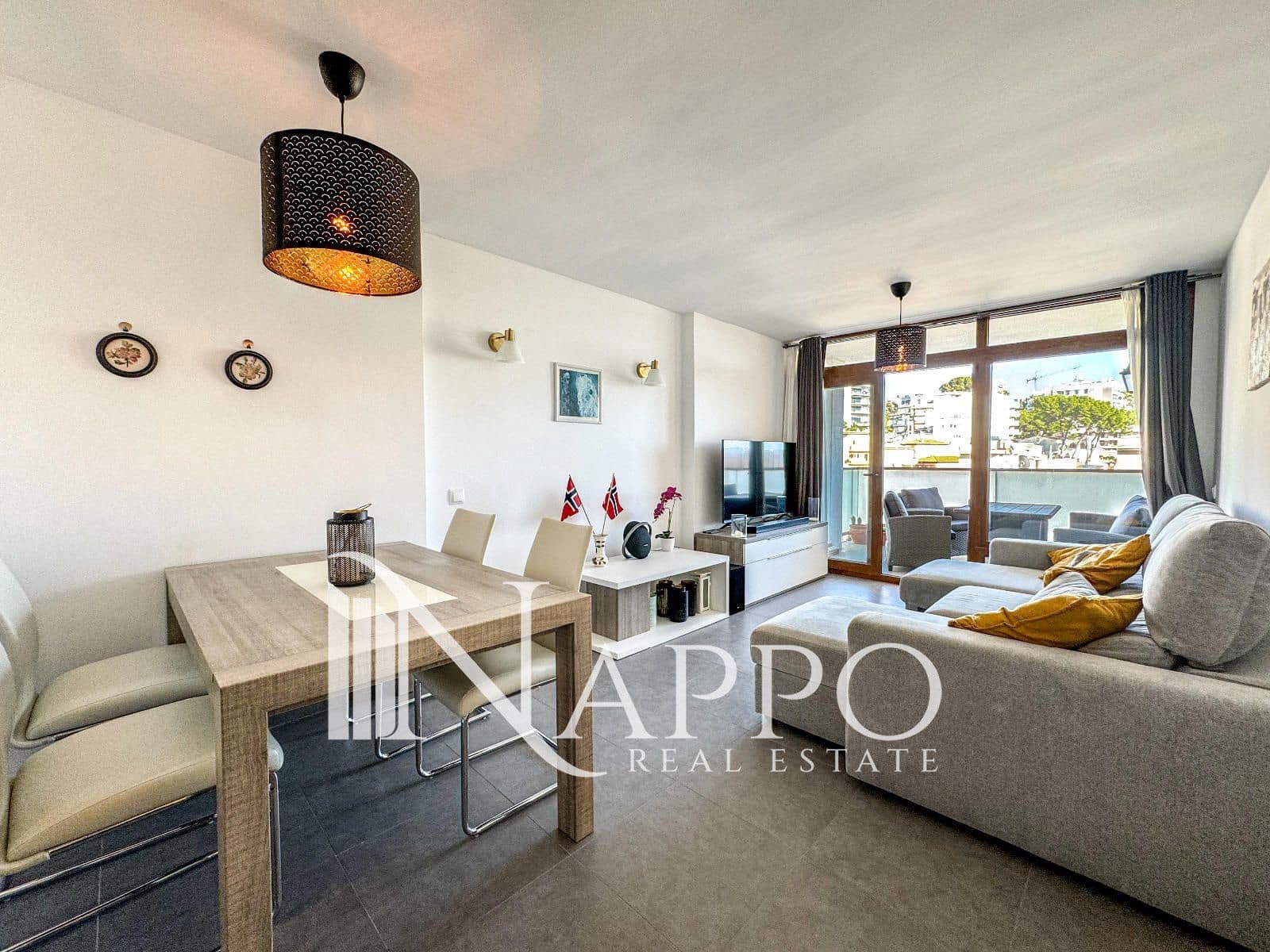 2 soverom Leilighet til salgs i Cala Mayor - € 349 000 (Ref: 9249481)