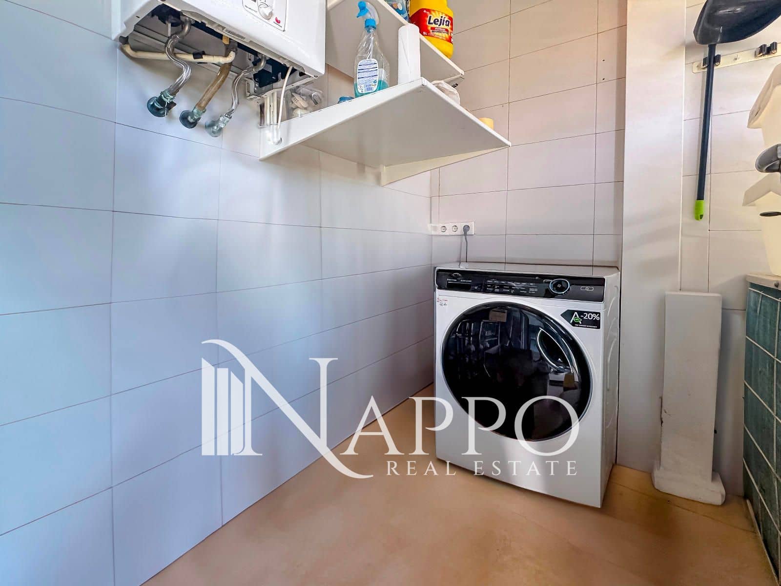 3 soveværelse Penthouse til leje i Palma de Mallorca med swimmingpool garage - € 1.800 (Ref: 9266536)