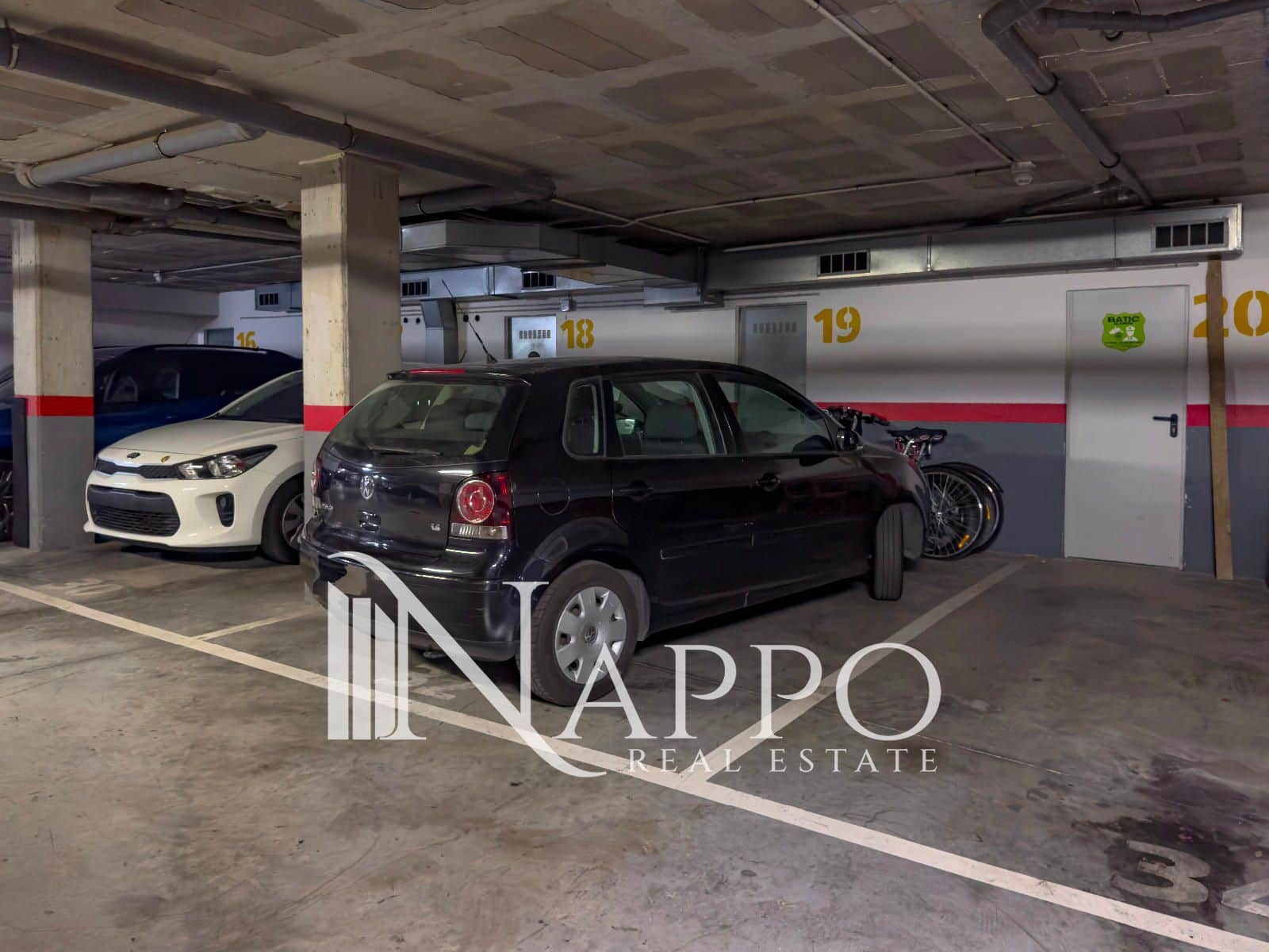 3 soveværelse Penthouse til leje i Palma de Mallorca med swimmingpool garage - € 1.800 (Ref: 9266536)