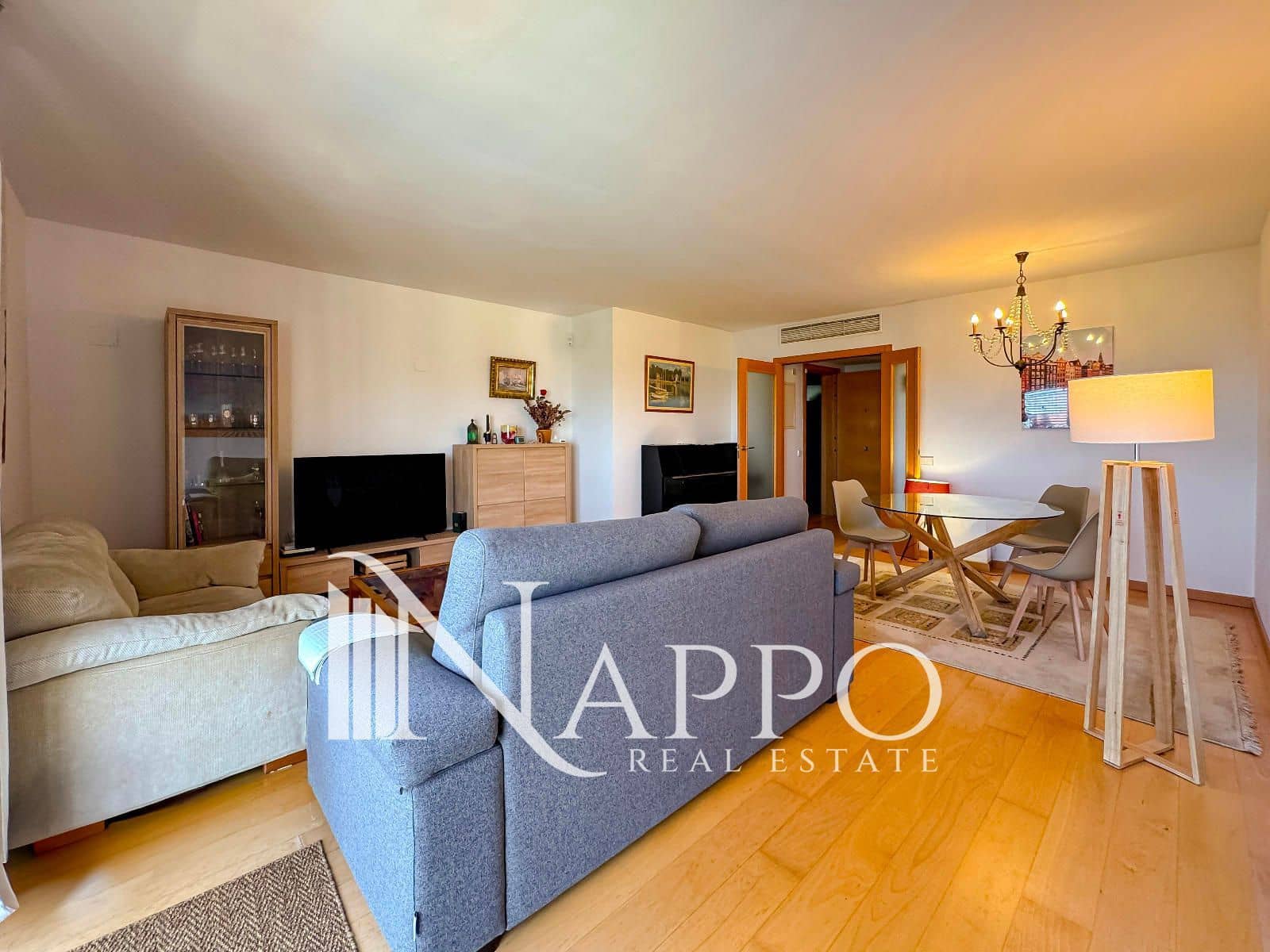 3 soveværelse Penthouse til leje i Palma de Mallorca med swimmingpool garage - € 1.800 (Ref: 9266536)