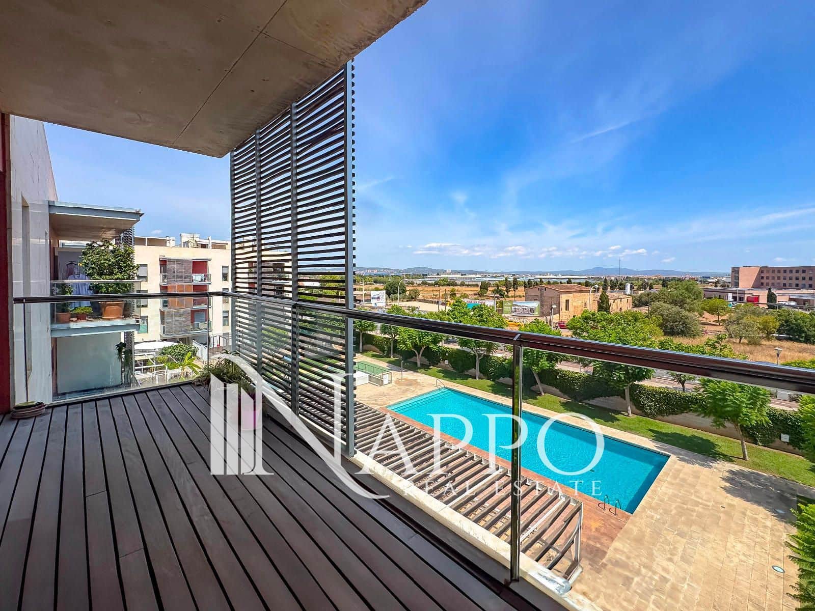 3 soveværelse Penthouse til leje i Palma de Mallorca med swimmingpool garage - € 1.800 (Ref: 9266536)