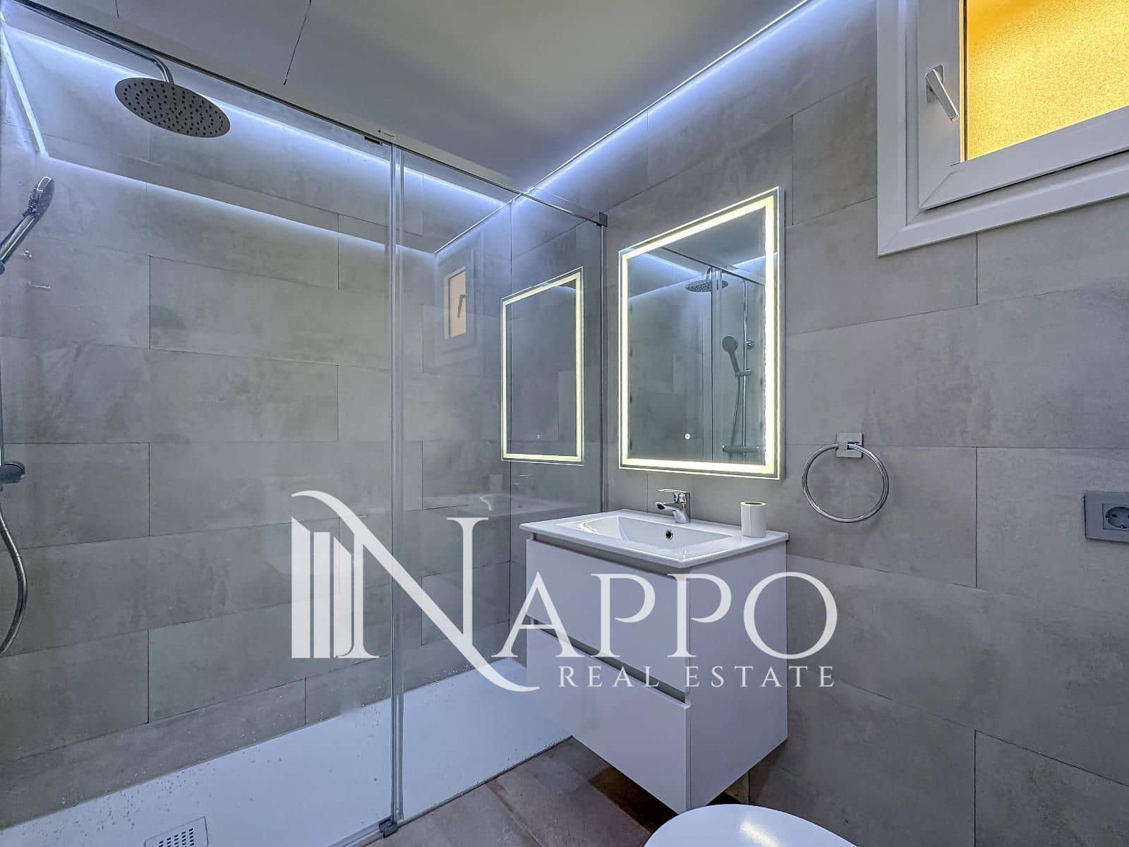 2 bedroom Flat for rent in Calvia with pool garage - € 1,600 (Ref: 9348463)