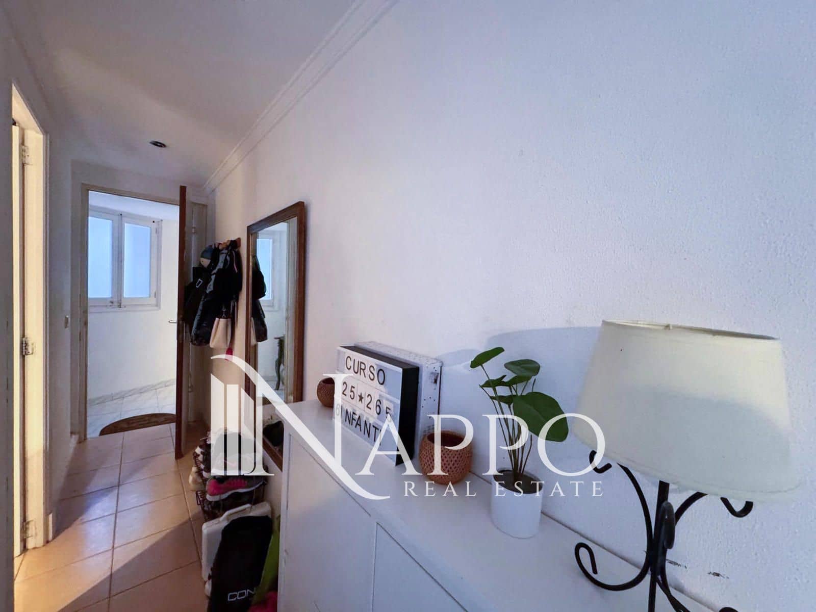 2 soverom Leilighet til salgs i Cala Mayor med svømmebasseng - € 299 000 (Ref: 9352145)