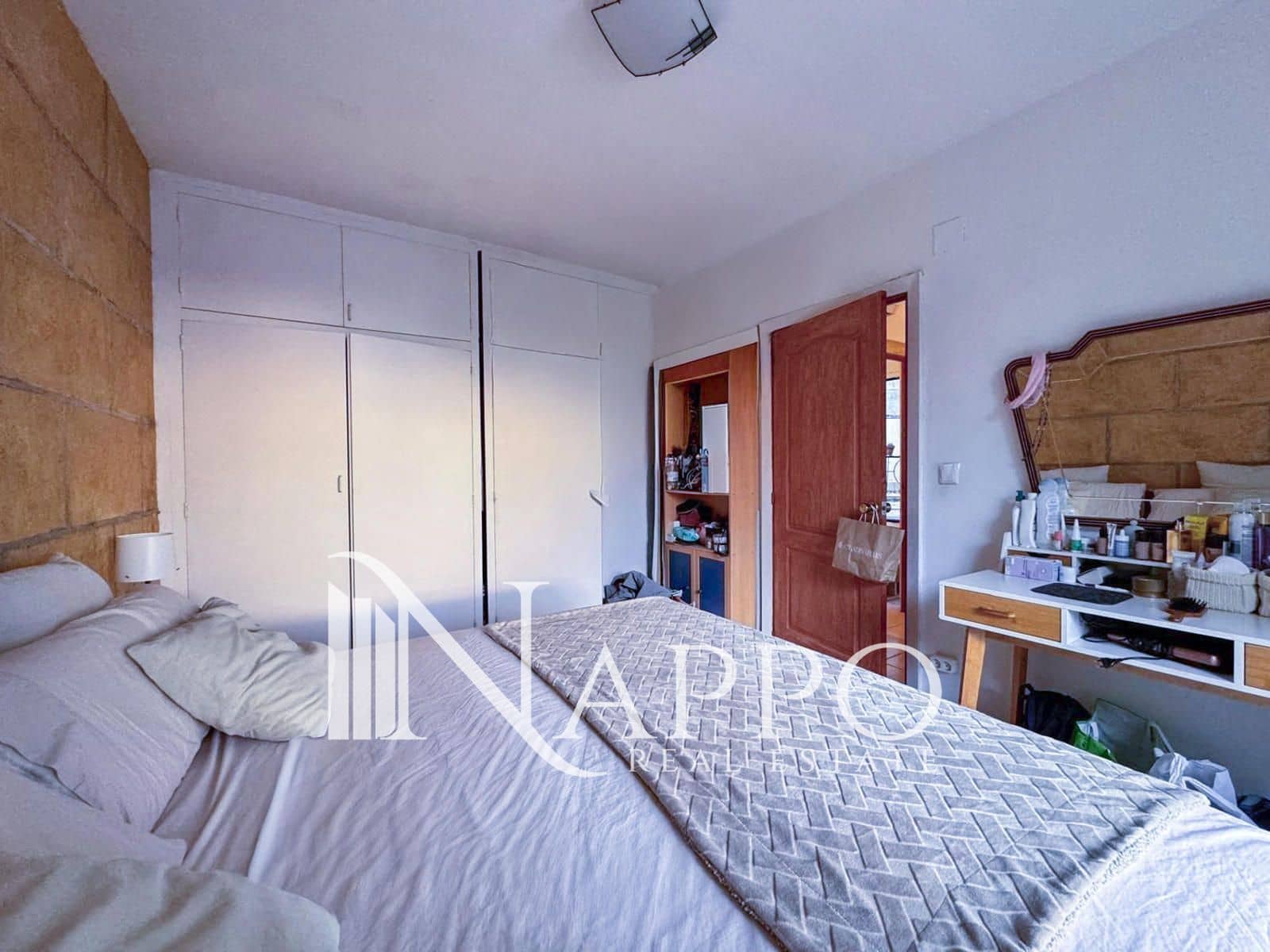 2 soverom Leilighet til salgs i Cala Mayor med svømmebasseng - € 299 000 (Ref: 9352145)