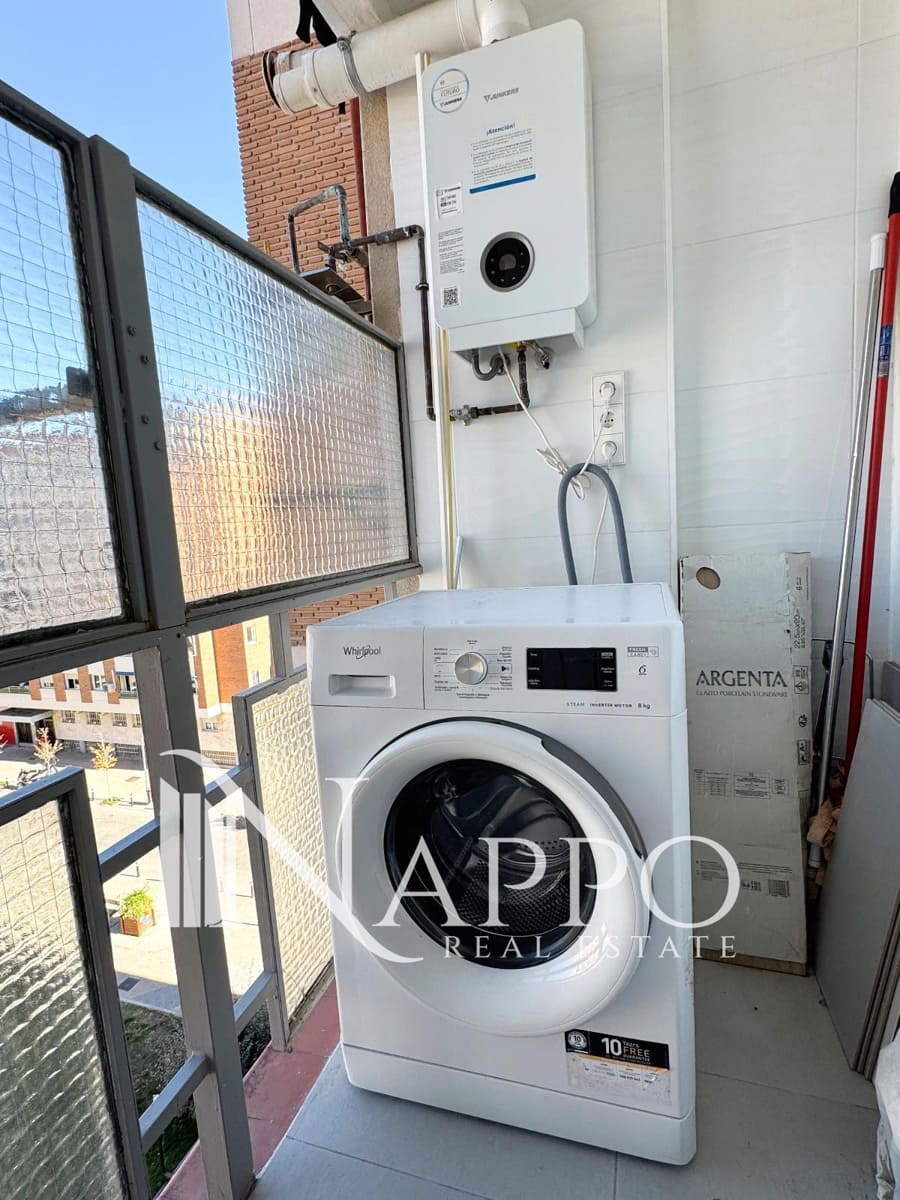 4 bedroom Flat for rent in Madrid city - € 2,500 (Ref: 9357022)