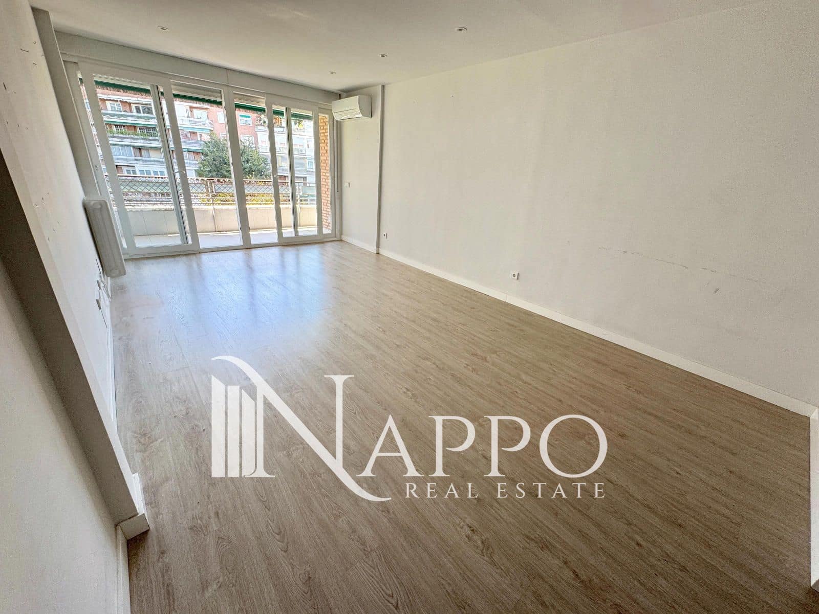 4 bedroom Flat for rent in Madrid city - € 2,500 (Ref: 9357022)