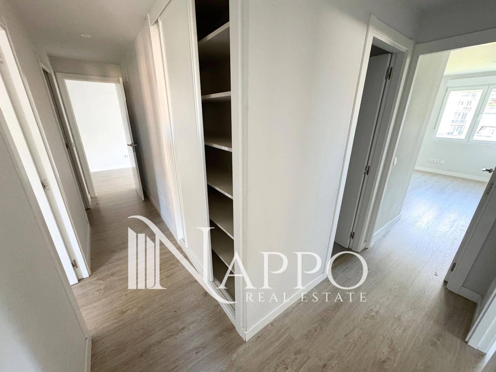 4 bedroom Flat for rent in Madrid city - € 2,500 (Ref: 9357022)