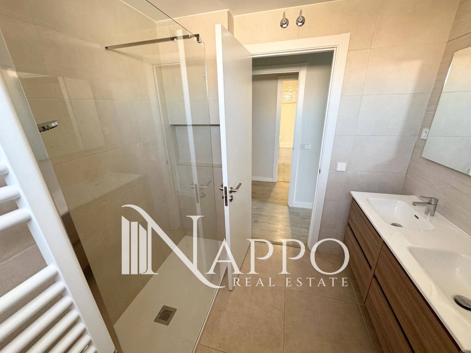 4 bedroom Flat for rent in Madrid city - € 2,500 (Ref: 9357022)