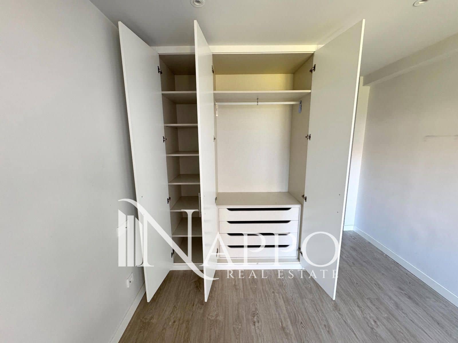 4 bedroom Flat for rent in Madrid city - € 2,500 (Ref: 9357022)