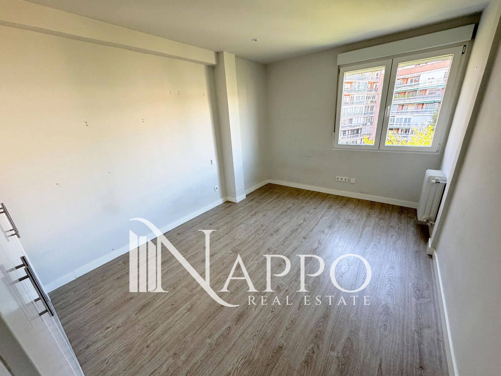 4 bedroom Flat for rent in Madrid city - € 2,500 (Ref: 9357022)