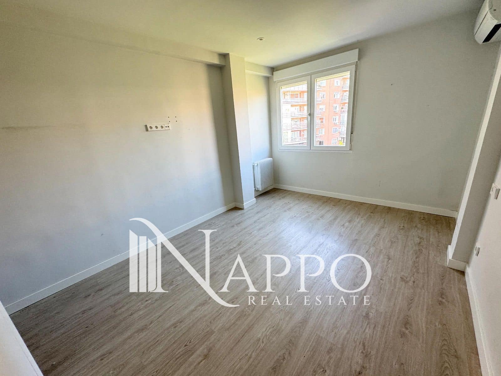 4 bedroom Flat for rent in Madrid city - € 2,500 (Ref: 9357022)