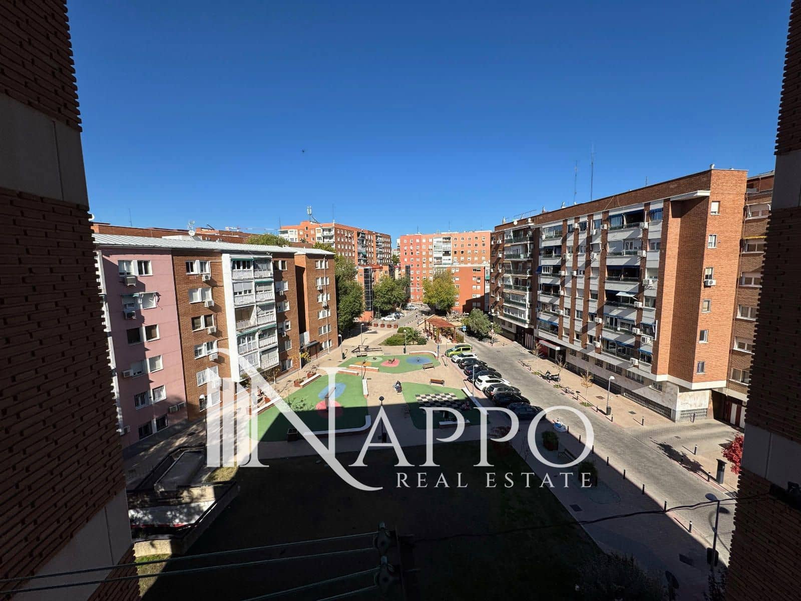 4 bedroom Flat for rent in Madrid city - € 2,500 (Ref: 9357022)