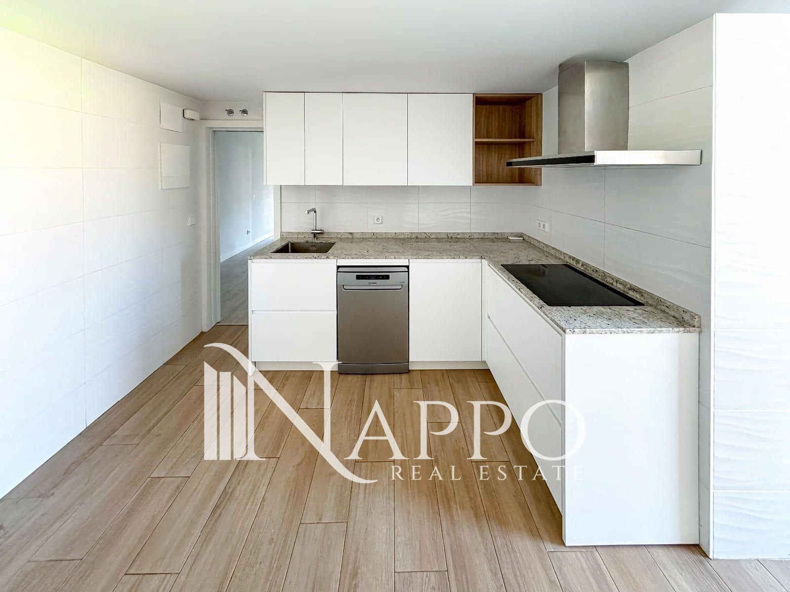 4 bedroom Flat for rent in Madrid city - € 2,500 (Ref: 9357022)