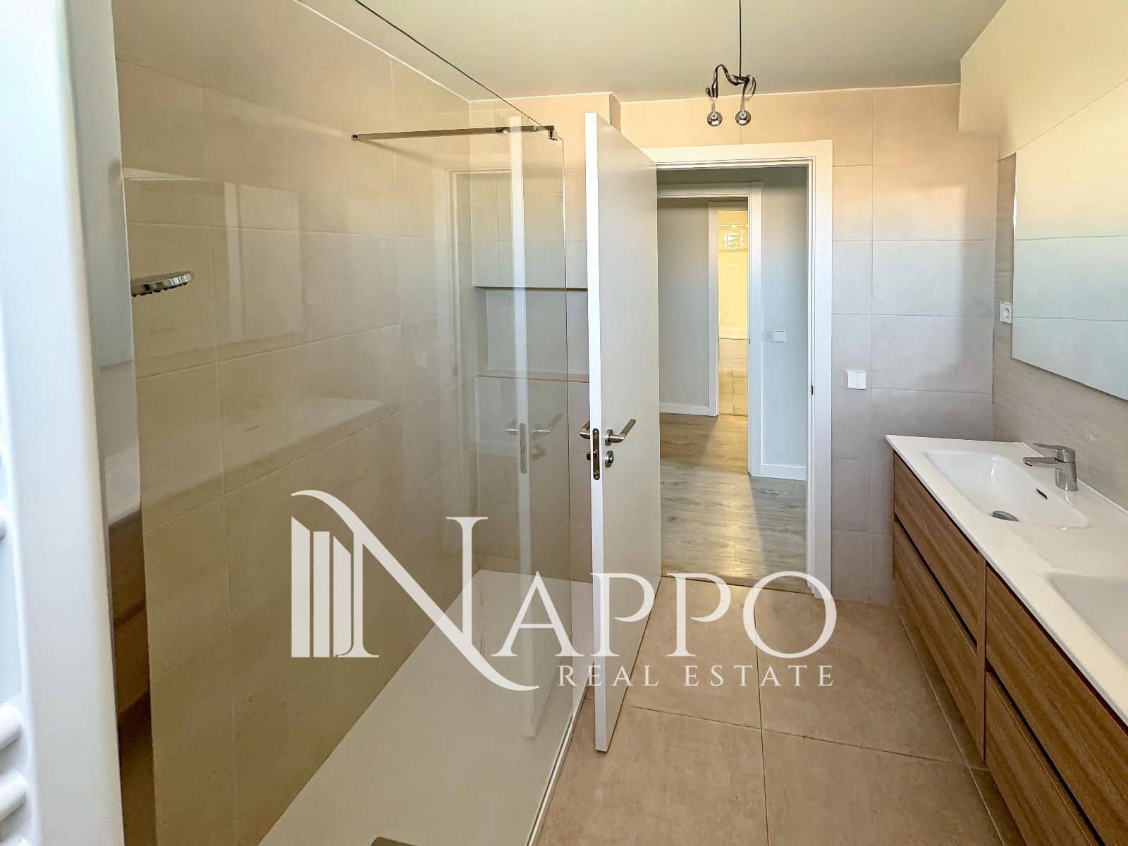 4 bedroom Flat for rent in Madrid city - € 2,500 (Ref: 9357022)