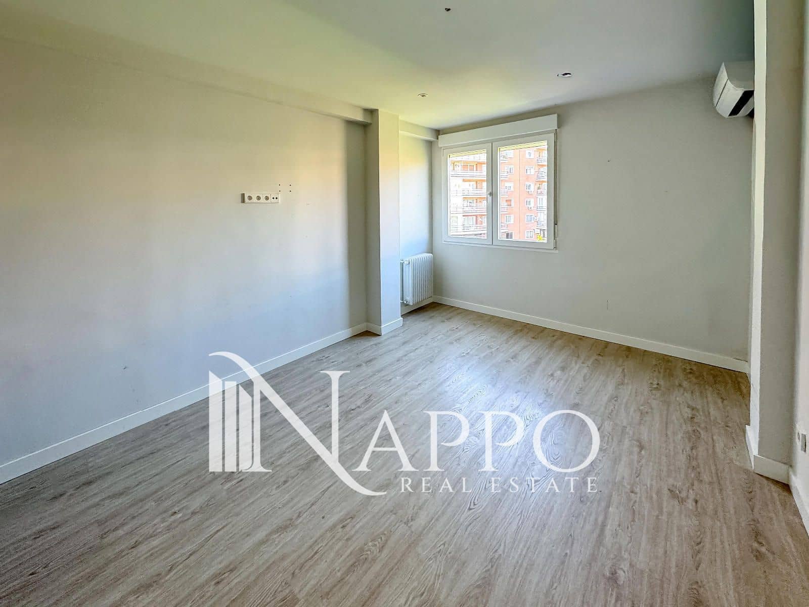 4 bedroom Flat for rent in Madrid city - € 2,500 (Ref: 9357022)