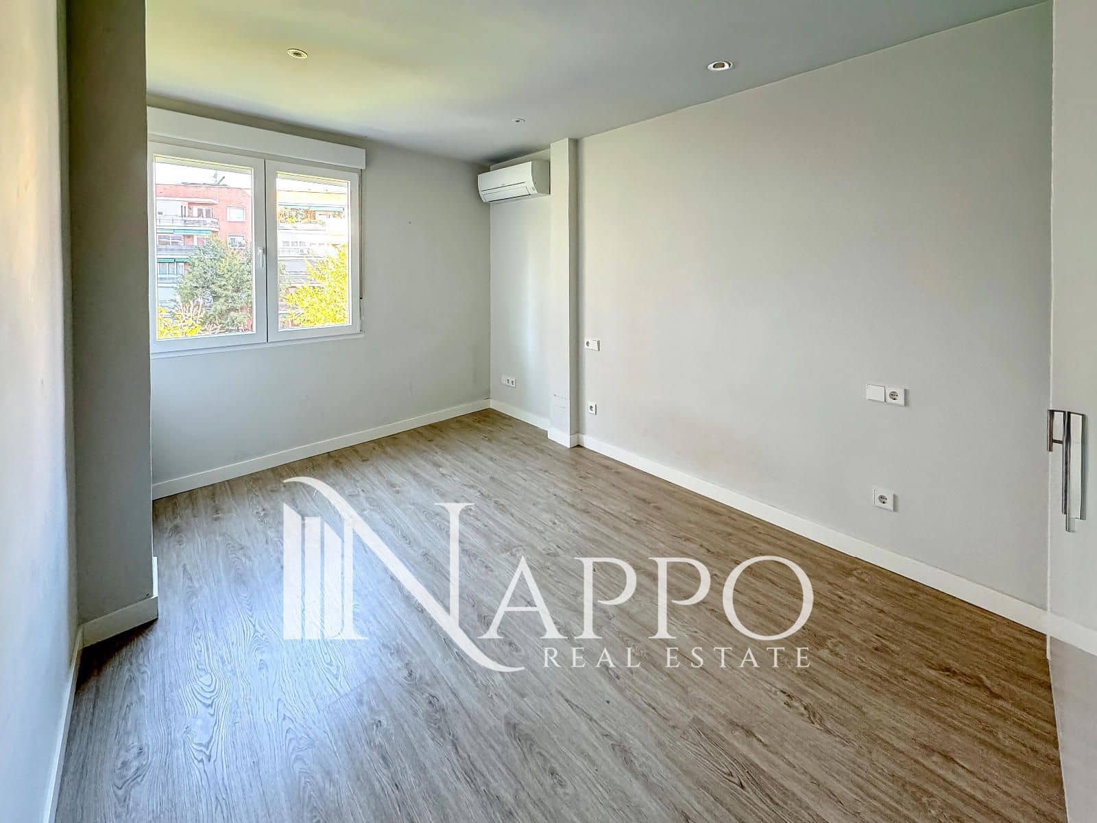 4 bedroom Flat for rent in Madrid city - € 2,500 (Ref: 9357022)