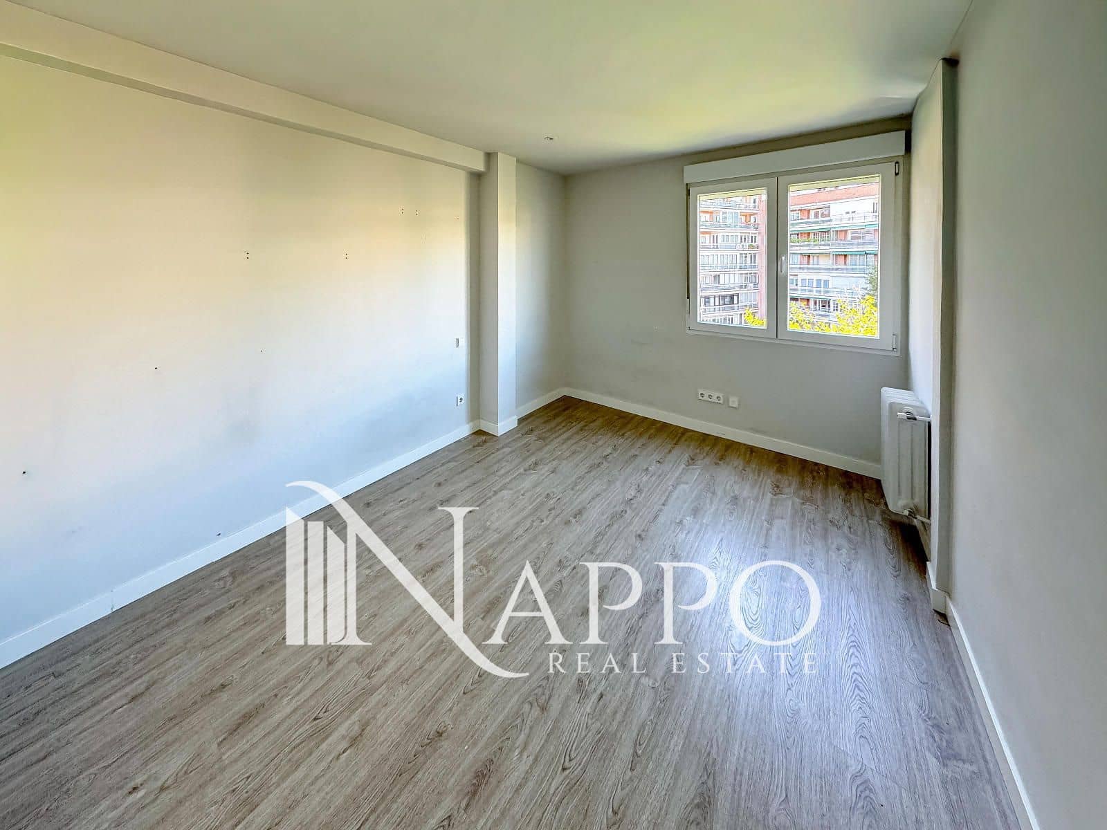 4 bedroom Flat for rent in Madrid city - € 2,500 (Ref: 9357022)