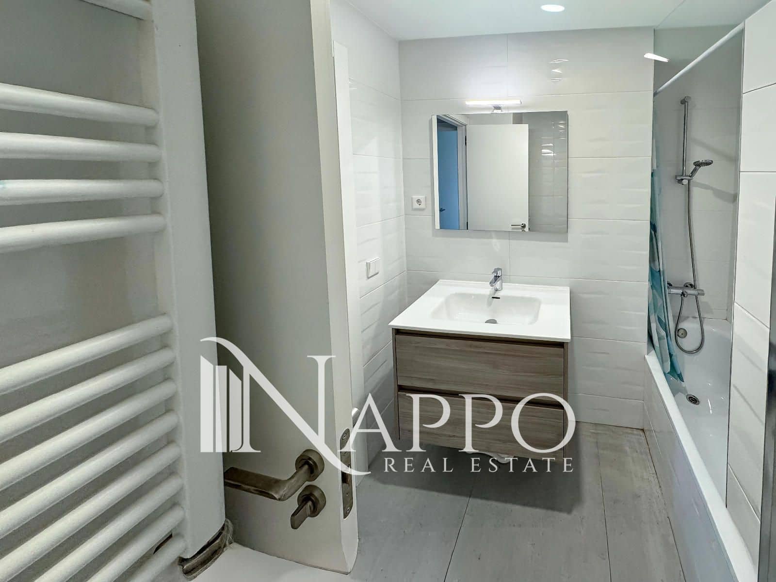 4 bedroom Flat for rent in Madrid city - € 2,500 (Ref: 9357022)