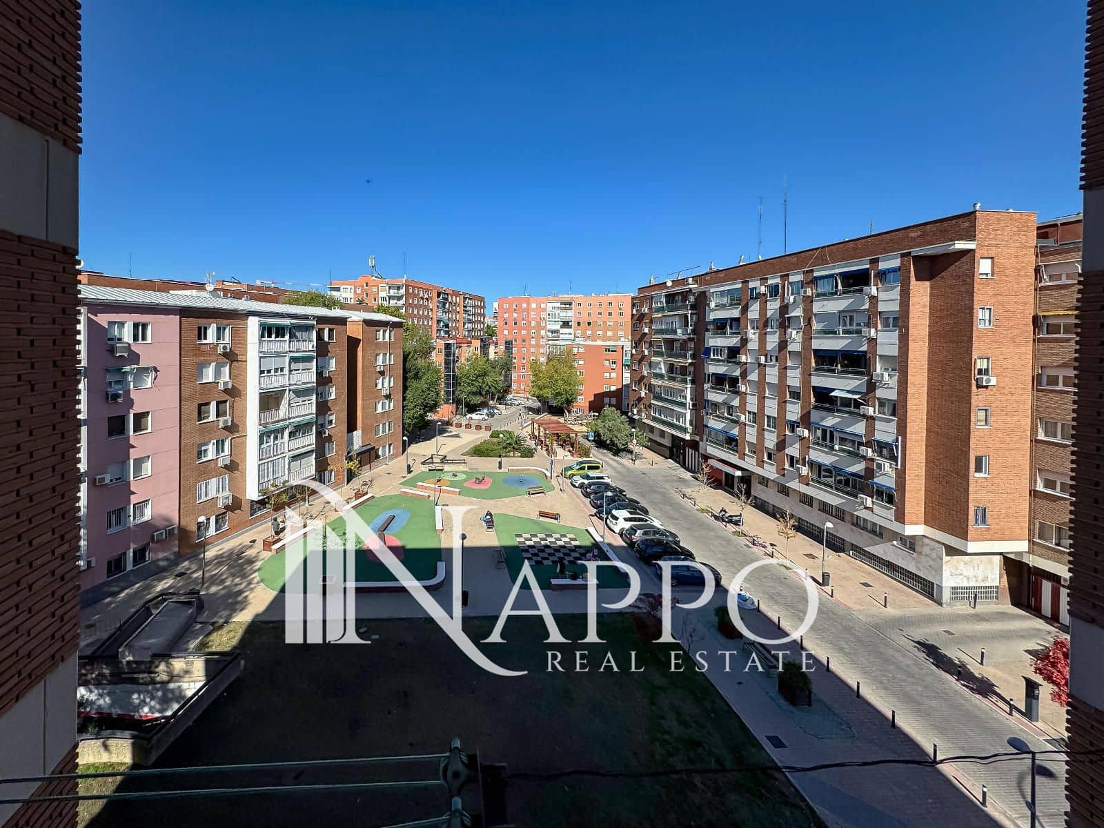 4 bedroom Flat for rent in Madrid city - € 2,500 (Ref: 9357022)