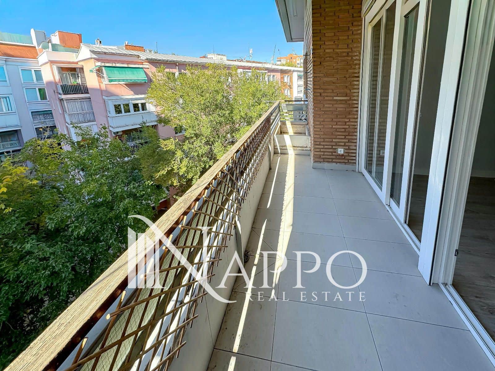 4 bedroom Flat for rent in Madrid city - € 2,500 (Ref: 9357022)