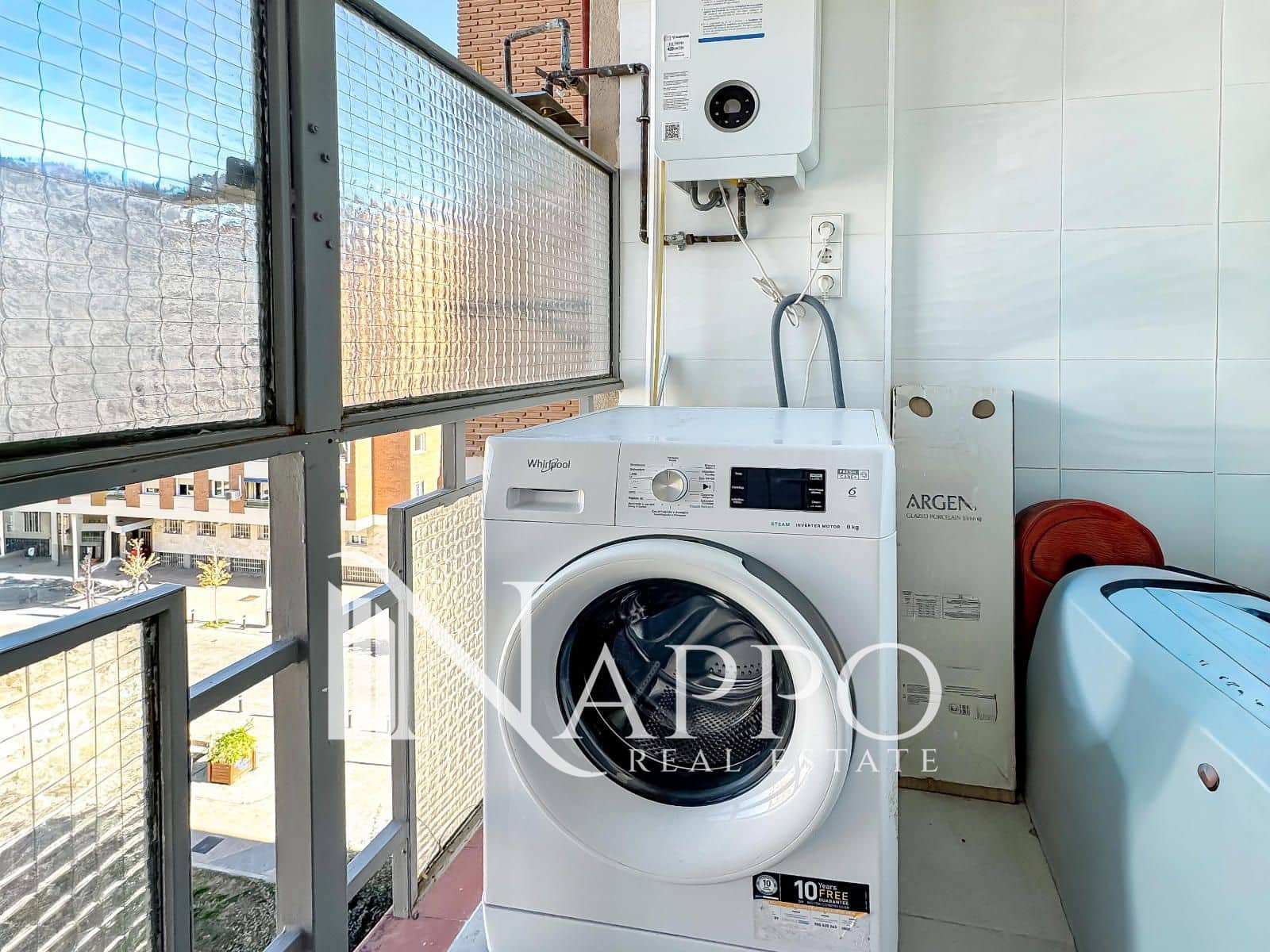 4 bedroom Flat for rent in Madrid city - € 2,500 (Ref: 9357022)