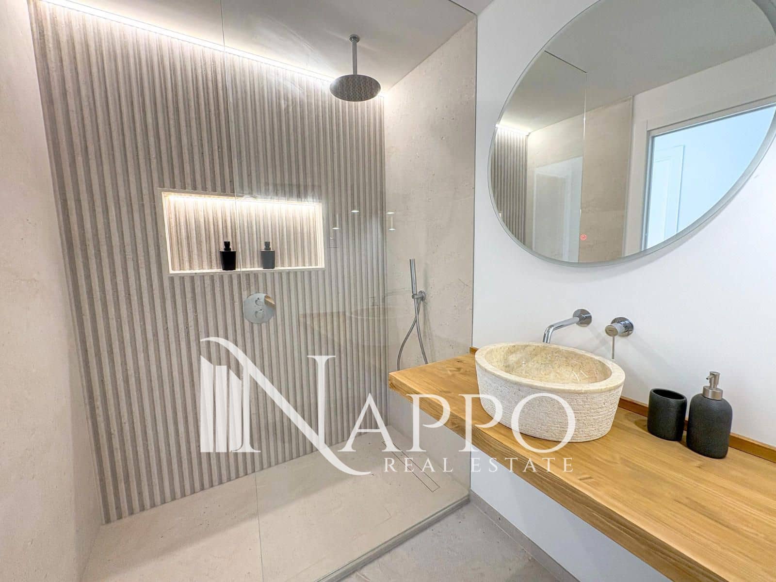 2 bedroom Flat for sale in Palma de Mallorca - € 730,000 (Ref: 9357765)