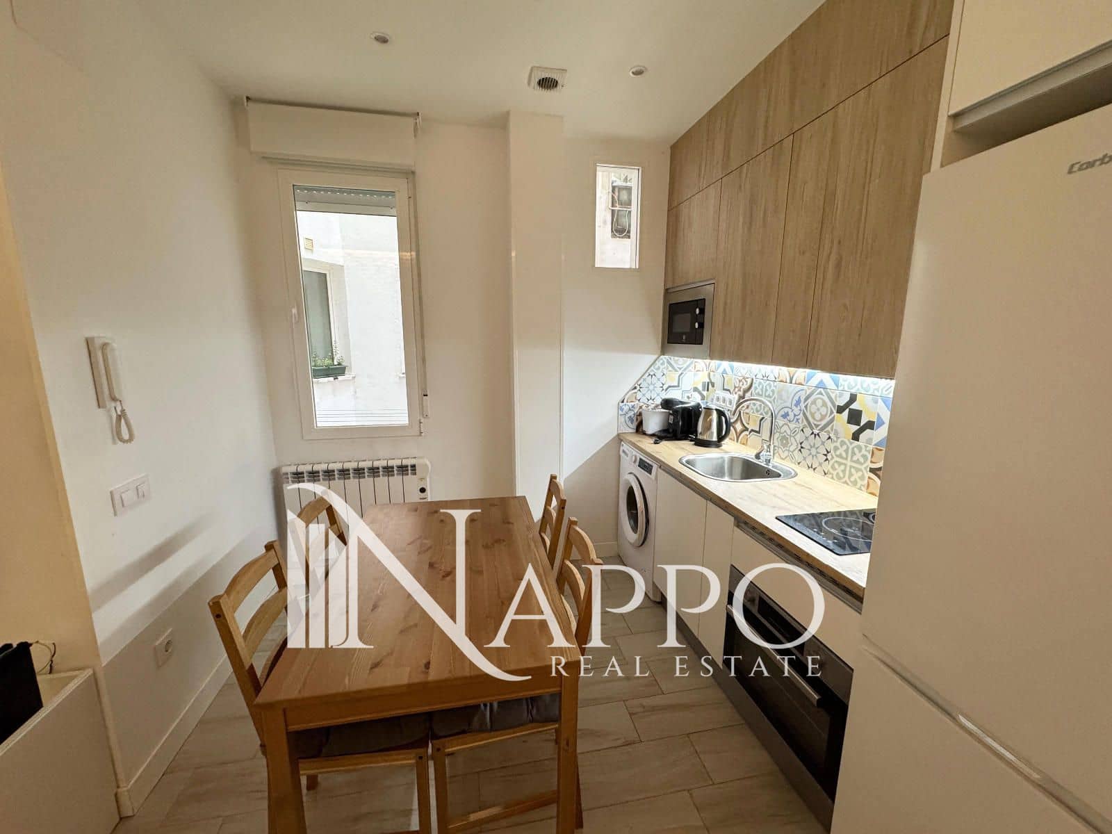 3 soveværelse Lejlighed til leje i Madrid by - € 2.250 (Ref: 9357873)