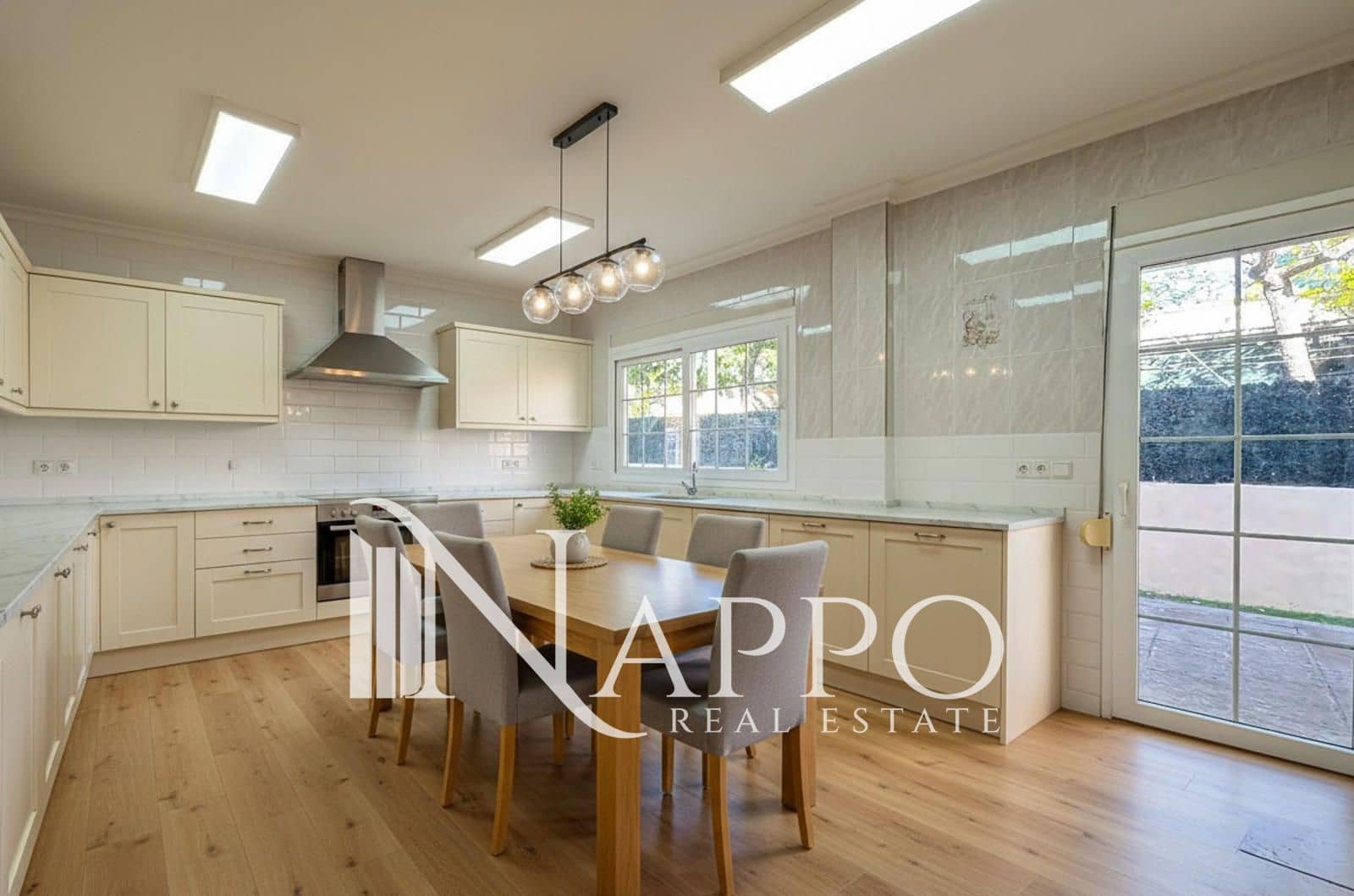 6 bedroom Villa for sale in Santa Ponsa with pool garage - € 2,600,000 (Ref: 9374021)