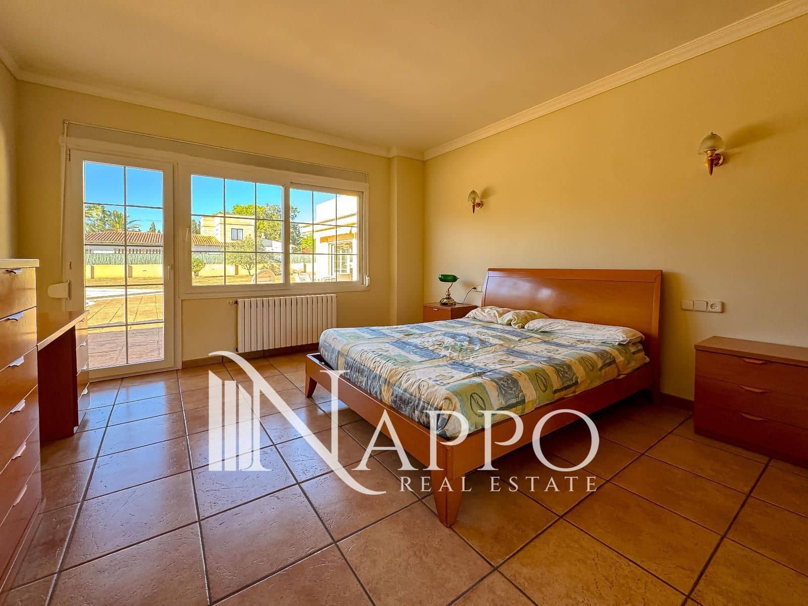 6 bedroom Villa for sale in Santa Ponsa with pool garage - € 2,600,000 (Ref: 9374021)