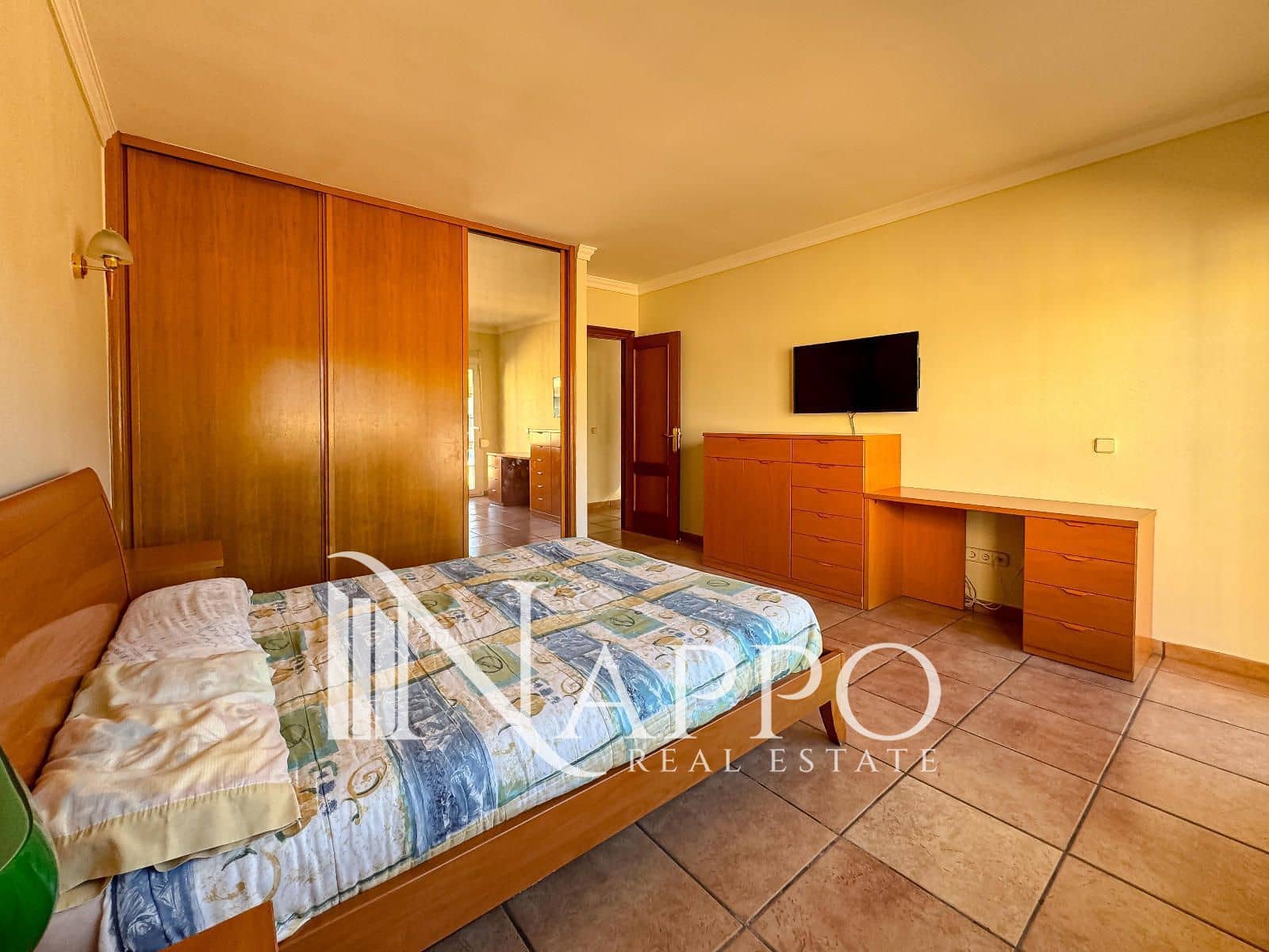 6 bedroom Villa for sale in Santa Ponsa with pool garage - € 2,600,000 (Ref: 9374021)