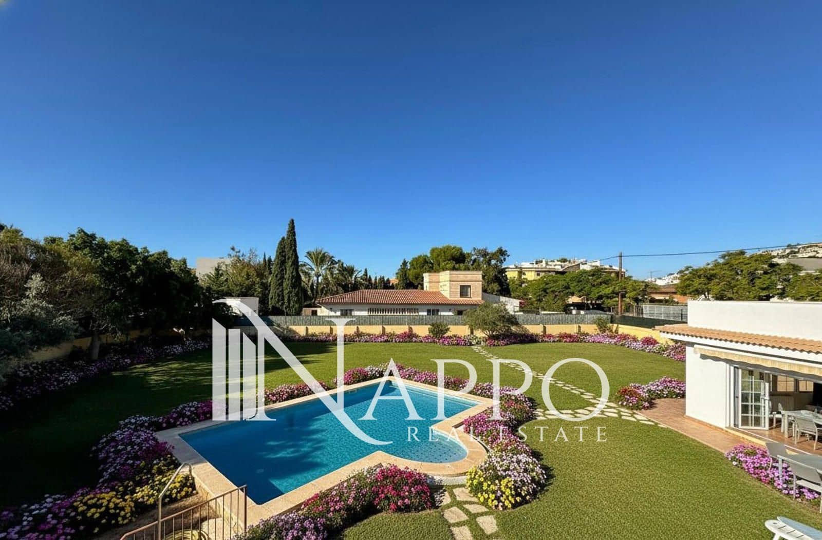 6 bedroom Villa for sale in Santa Ponsa with pool garage - € 2,600,000 (Ref: 9374021)