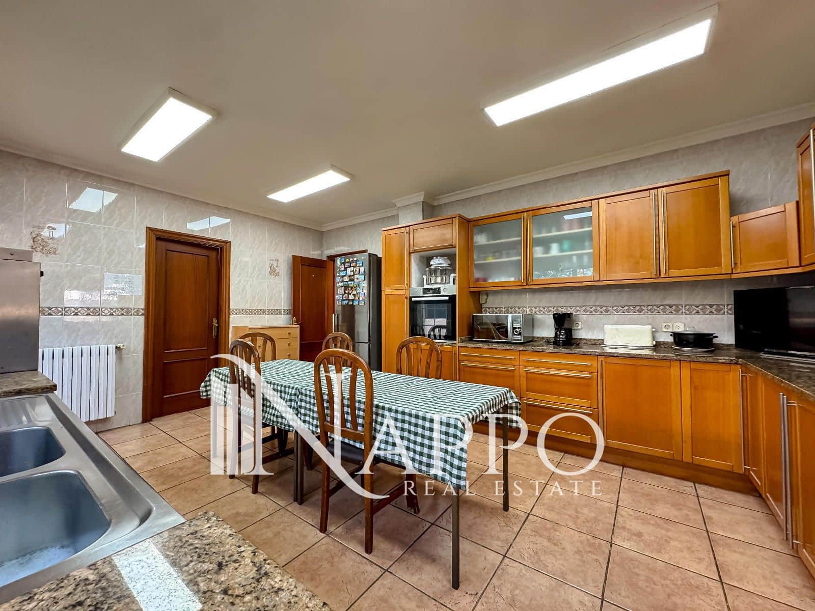 6 bedroom Villa for sale in Santa Ponsa with pool garage - € 2,600,000 (Ref: 9374021)