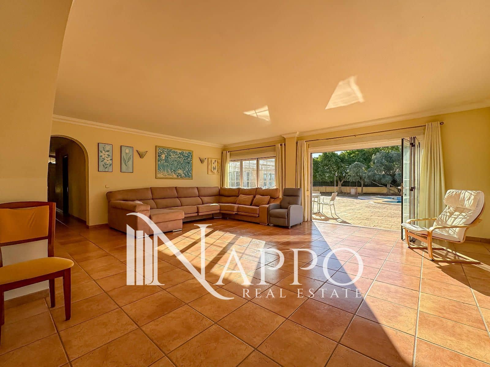 6 bedroom Villa for sale in Santa Ponsa with pool garage - € 2,600,000 (Ref: 9374021)