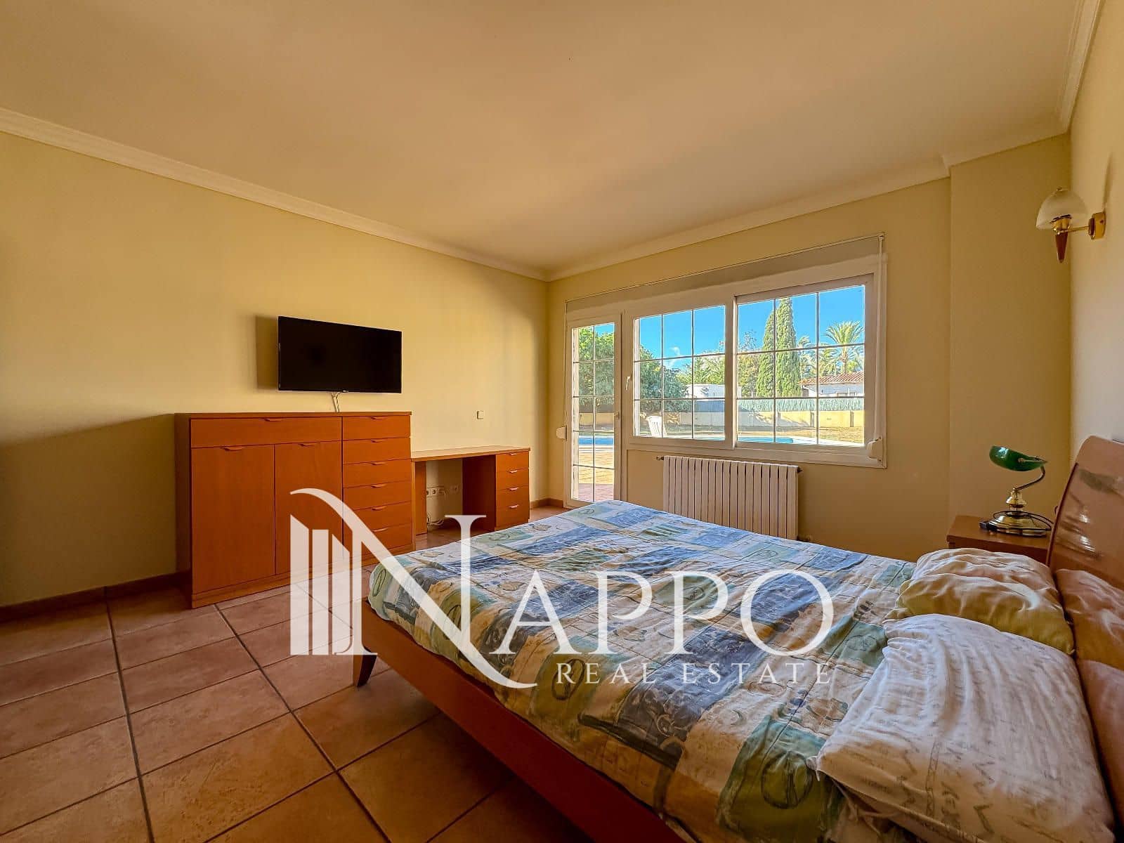 6 bedroom Villa for sale in Santa Ponsa with pool garage - € 2,600,000 (Ref: 9374021)