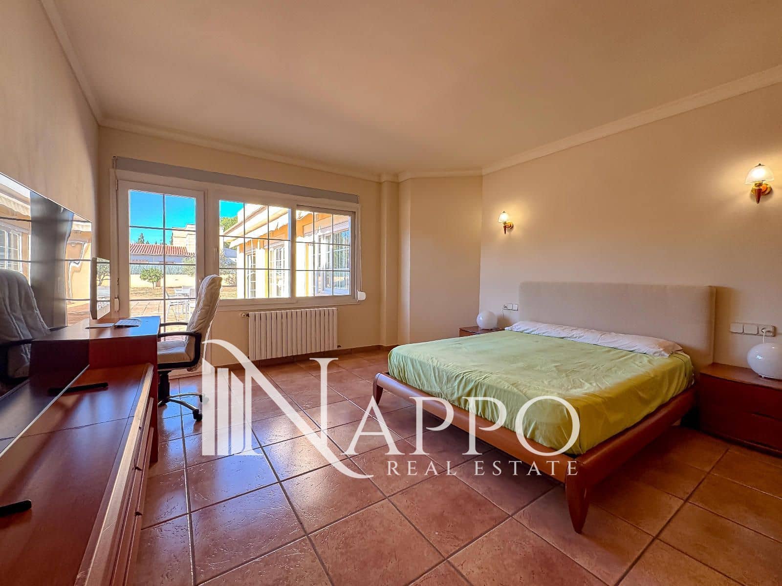 6 bedroom Villa for sale in Santa Ponsa with pool garage - € 2,600,000 (Ref: 9374021)