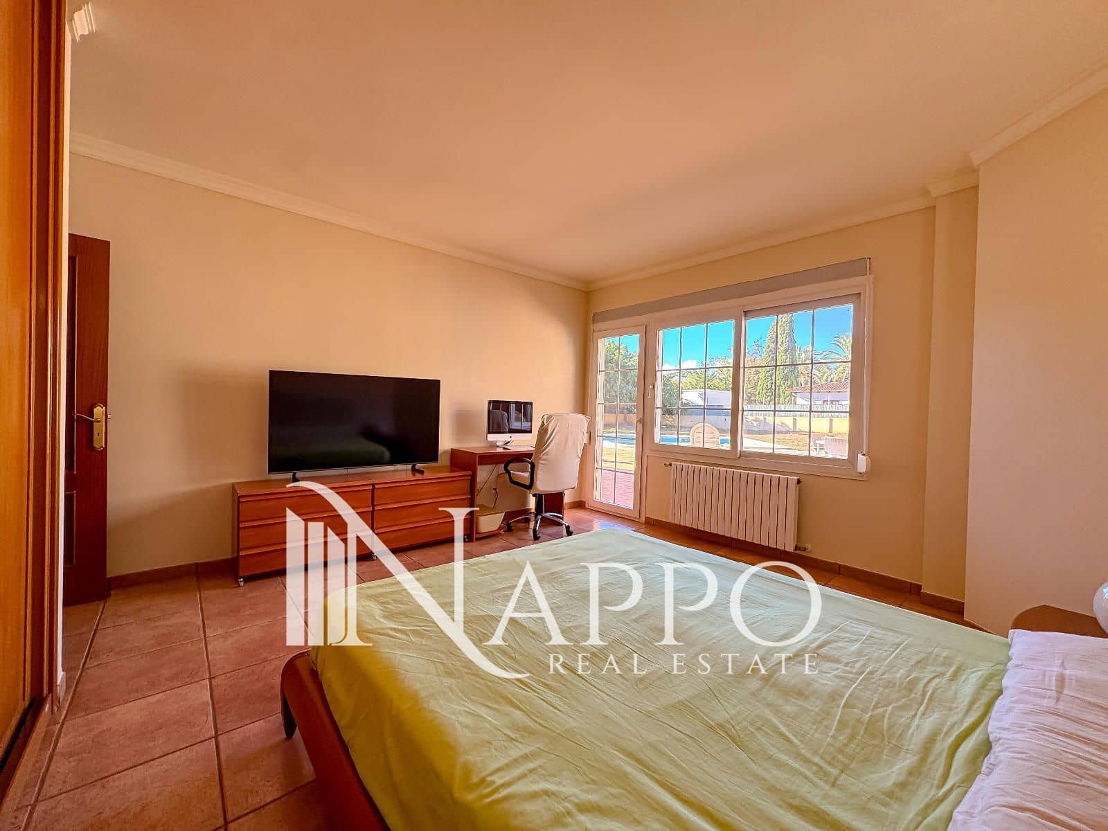 6 bedroom Villa for sale in Santa Ponsa with pool garage - € 2,600,000 (Ref: 9374021)