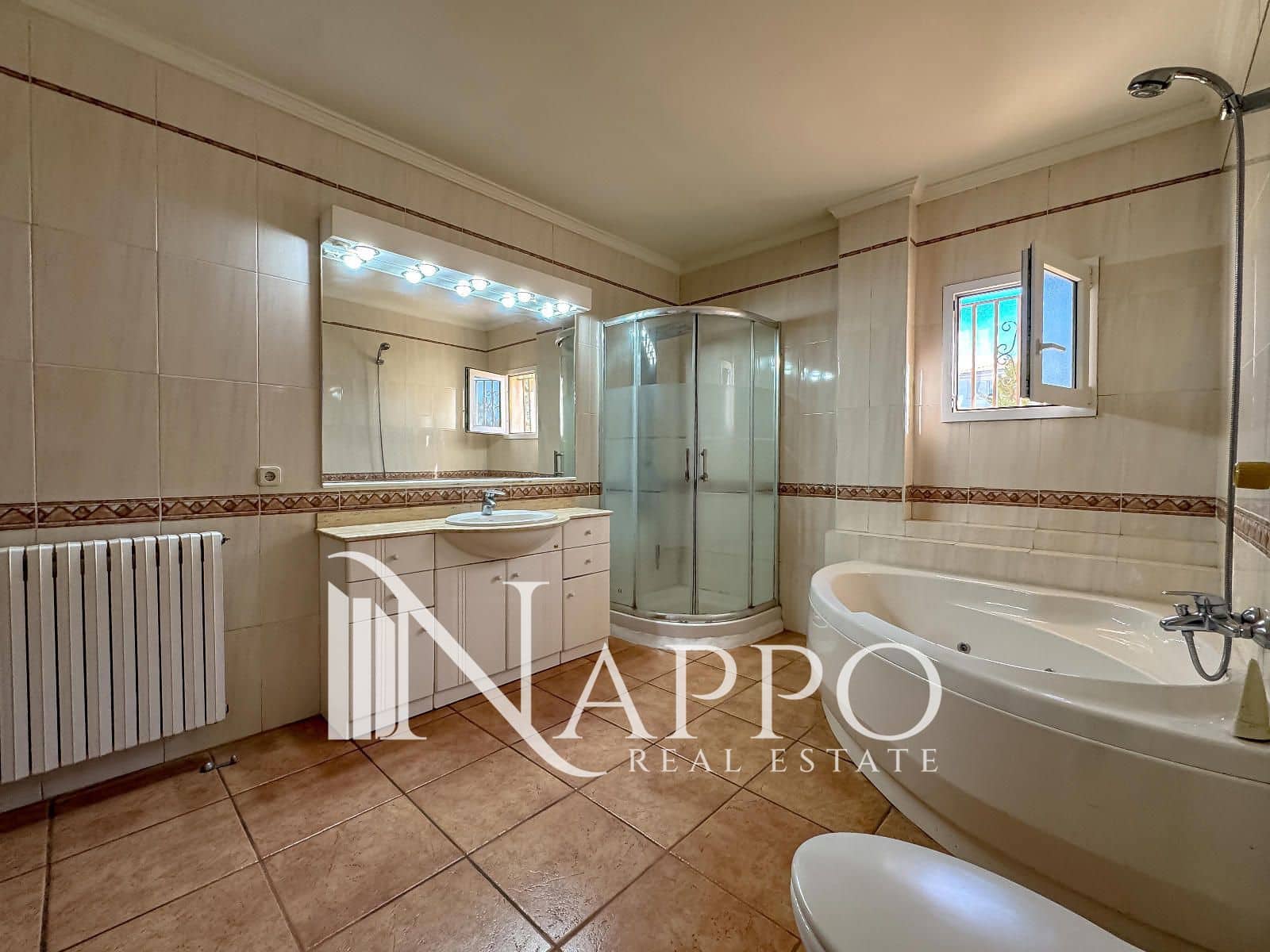 6 bedroom Villa for sale in Santa Ponsa with pool garage - € 2,600,000 (Ref: 9374021)