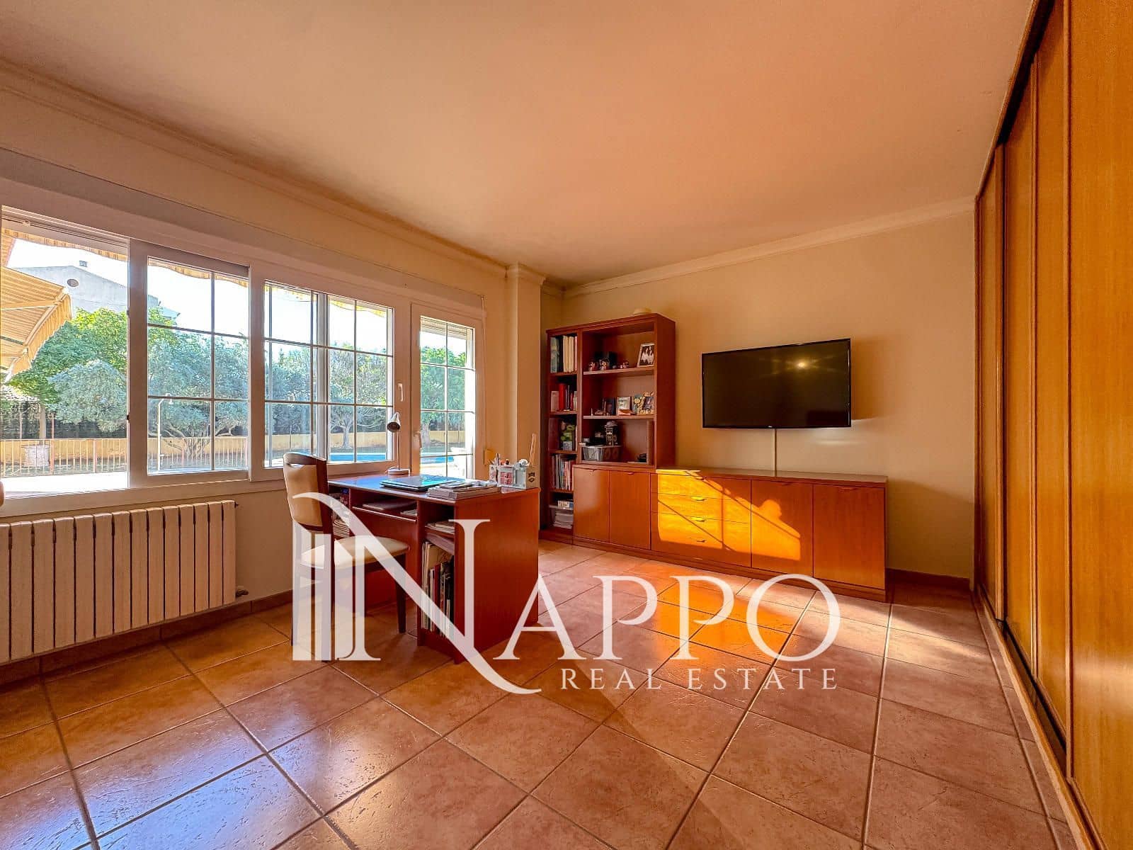 6 bedroom Villa for sale in Santa Ponsa with pool garage - € 2,600,000 (Ref: 9374021)