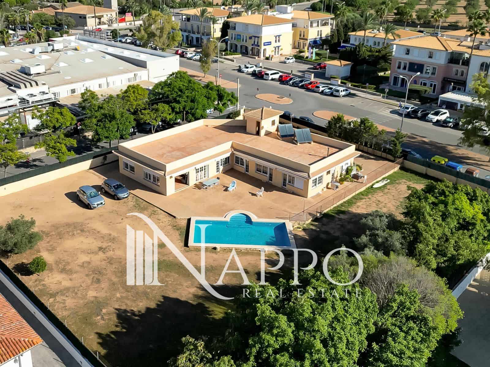 6 bedroom Villa for sale in Santa Ponsa with pool garage - € 2,600,000 (Ref: 9374021)