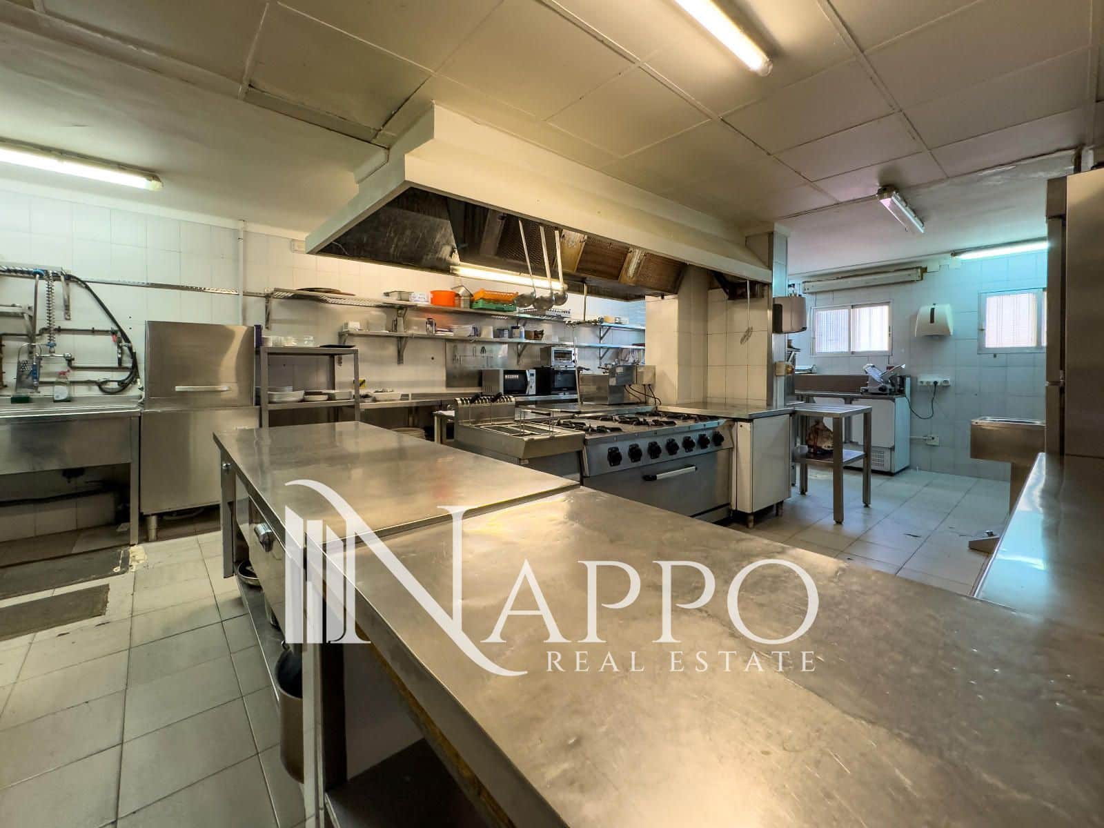 Commercial for rent in Cala Mayor - € 1,900 (Ref: 9378302)