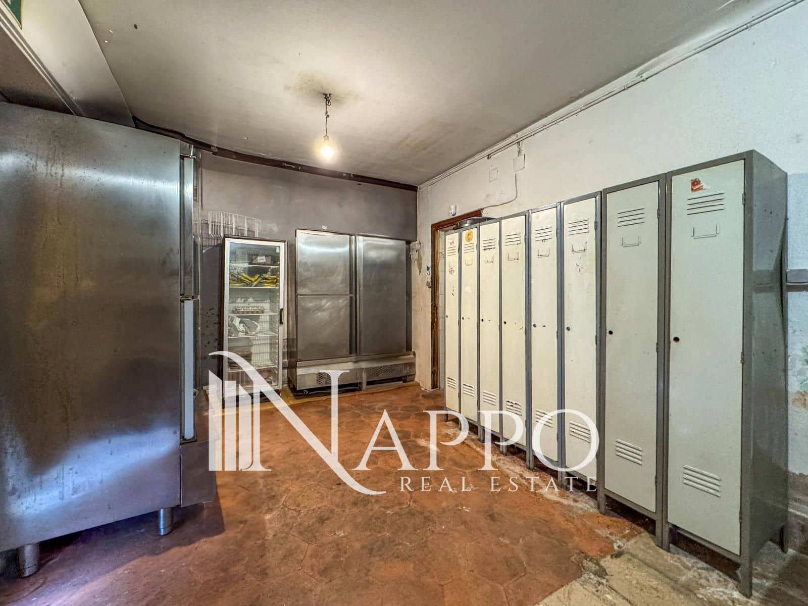 Commercial for rent in Cala Mayor - € 1,900 (Ref: 9378302)