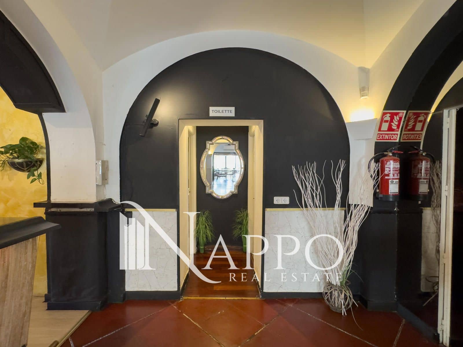 Commercial for rent in Cala Mayor - € 1,900 (Ref: 9378302)