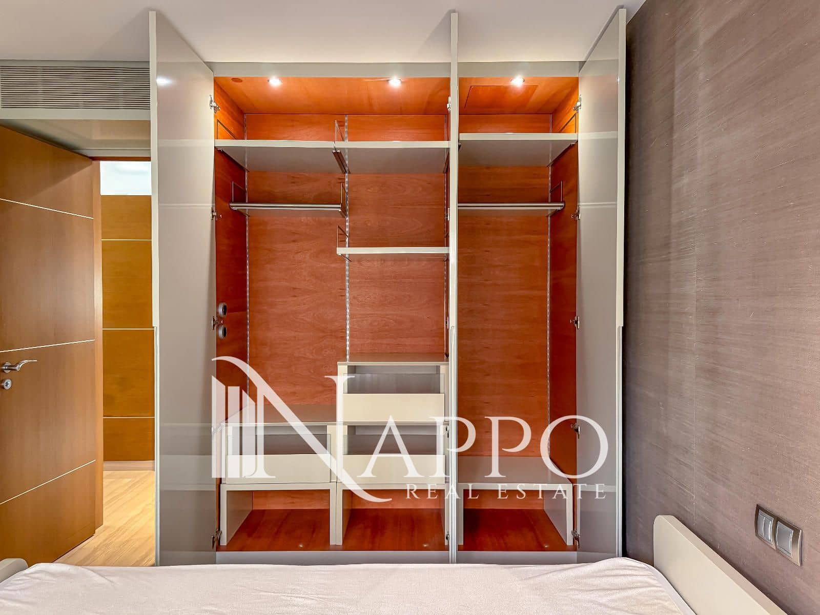 3 bedroom Flat for sale in Palma de Mallorca with garage - € 1,069,000 (Ref: 9380077)