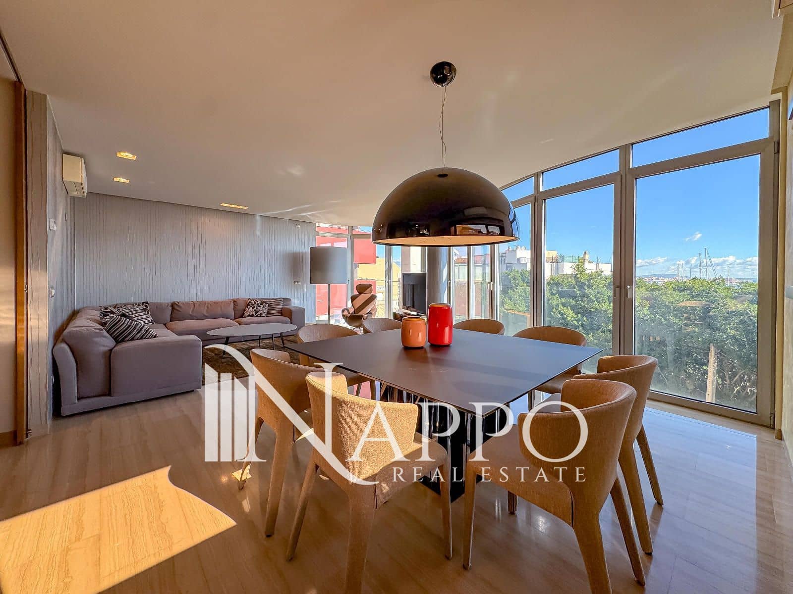 3 bedroom Flat for sale in Palma de Mallorca with garage - € 1,069,000 (Ref: 9380077)